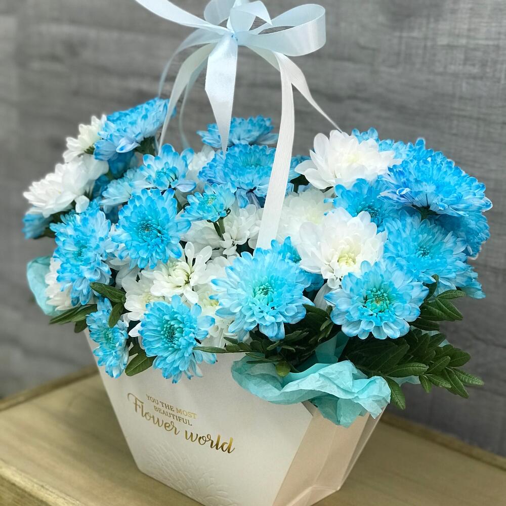 https://content2.flowwow-images.com/data/flowers/1000x1000/06/1726200400_78378106.jpg