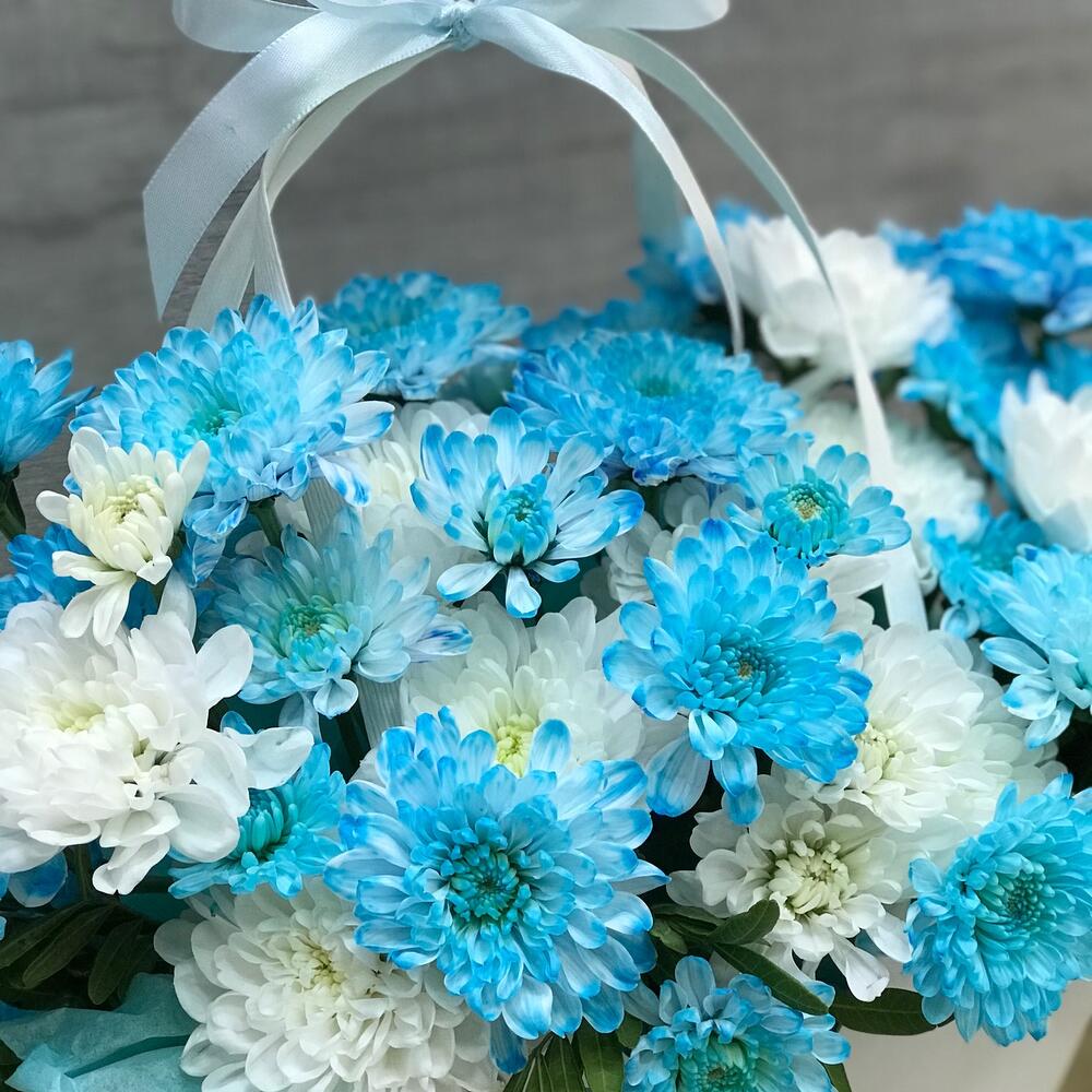 https://content2.flowwow-images.com/data/flowers/1000x1000/16/1726200401_84289516.jpg